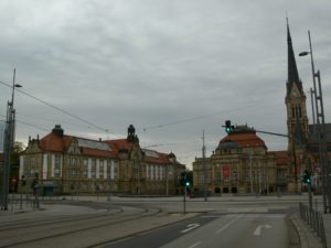 heutiger Blick auf den Opernplatz Chemnitz mit Petrikirche