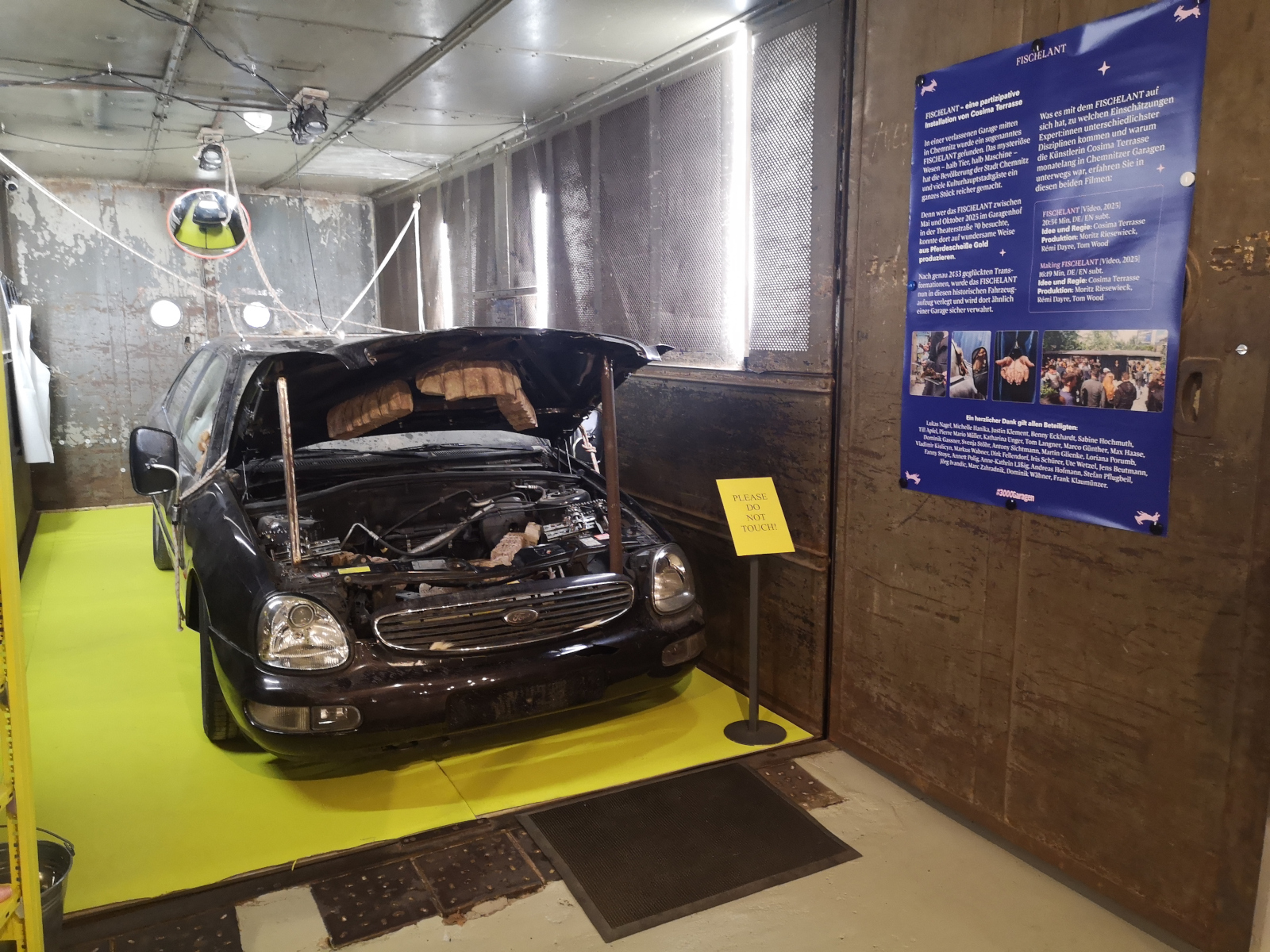 Das "Fischelant" im historischen Fahrstuhl der Hochgarage, Foto: Kathy Eichholz