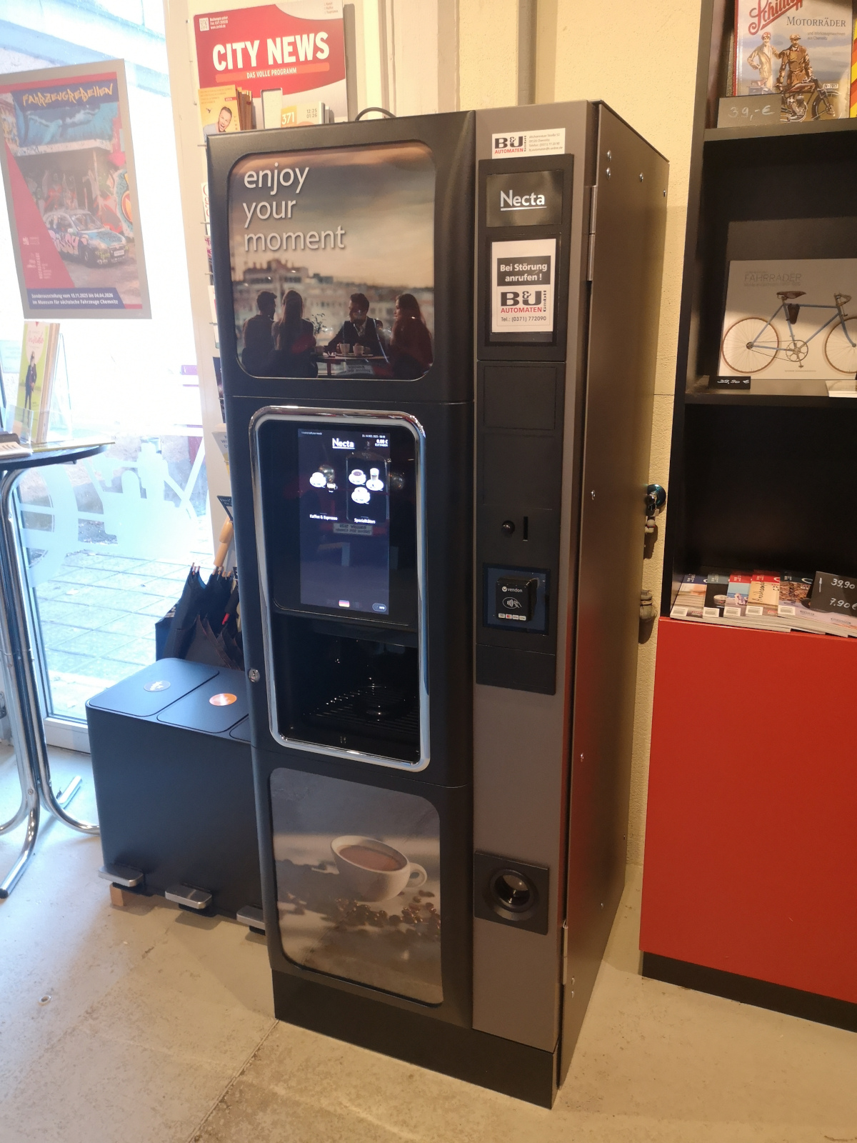 Der neue Kaffeeautomat. Foto: Kathy Eichholz