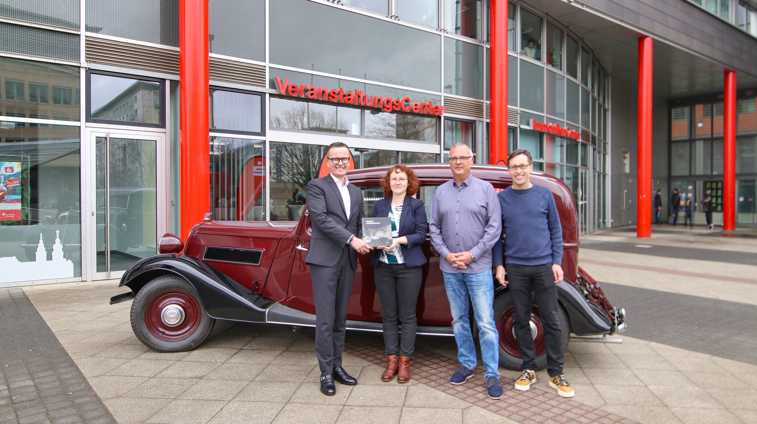 Dr. Michael Kreuzkamp, Kathy Eichholz, Ludwig Karsch, Jens Conrad (v.l.n.r.). Foto: Sparkasse Chemnitz
