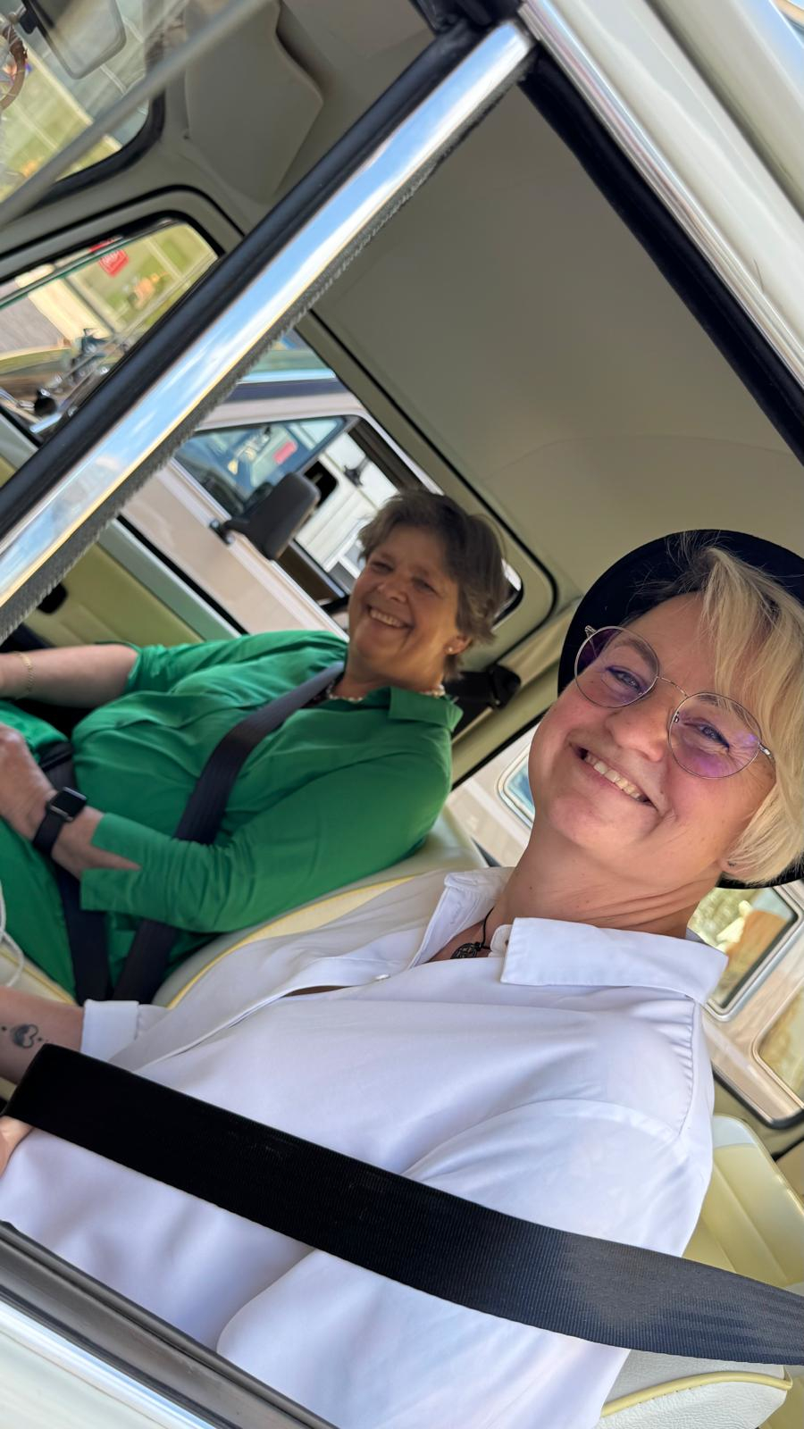 Anna-Renata Hahn (links) und Franziska Schirrmeister