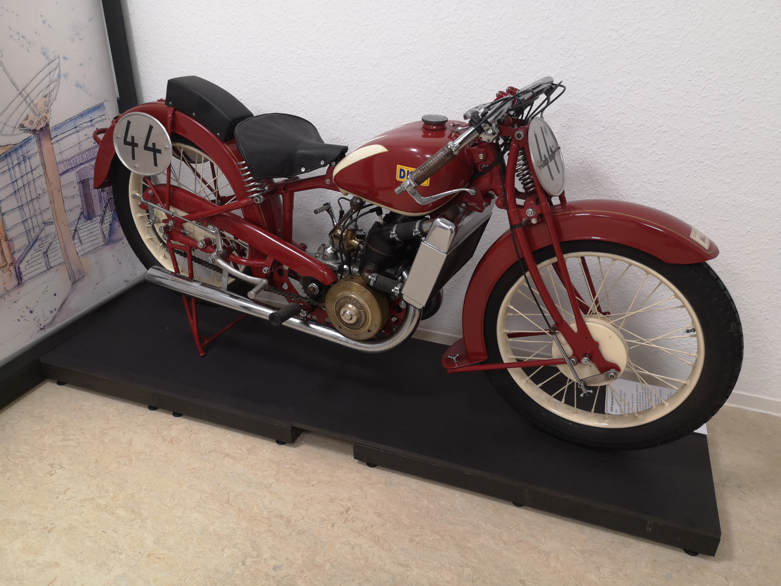 DKW-Motorrad von Frieder Bach in der Ausstellung zu Ehren Carl H. Hahns. Foto: Kathy Eichholz